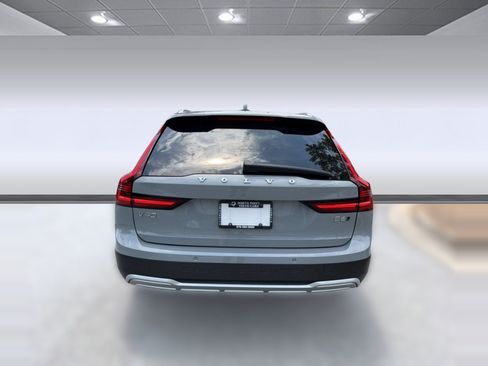 Certified 2025 Volvo V90 B6 Cross Country Ultra AWD/4WD image 10