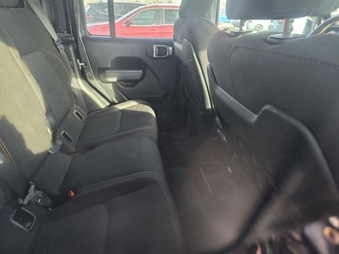 Used 2023 Jeep Gladiator Mojave image 16