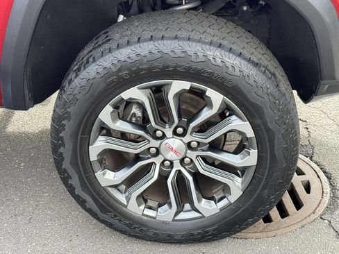 Used 2023 GMC Canyon Denali image 6