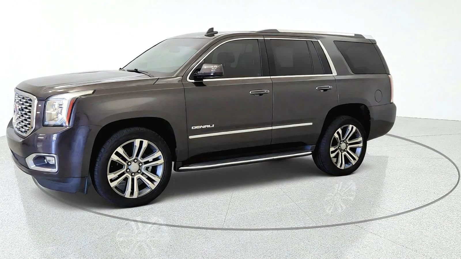 Used 2018 GMC Yukon Denali AWD/4WD image 4