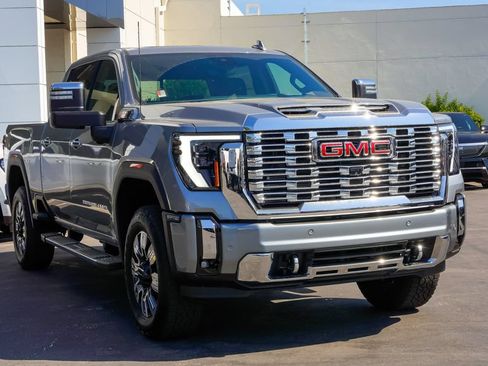 New 2026 GMC Sierra 2500 Denali w/ Denali Reserve Package AWD/4WD image 5