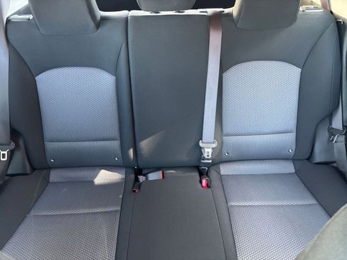 Used 2025 Kia Soul LX w/ LX Technology Package FWD image 36