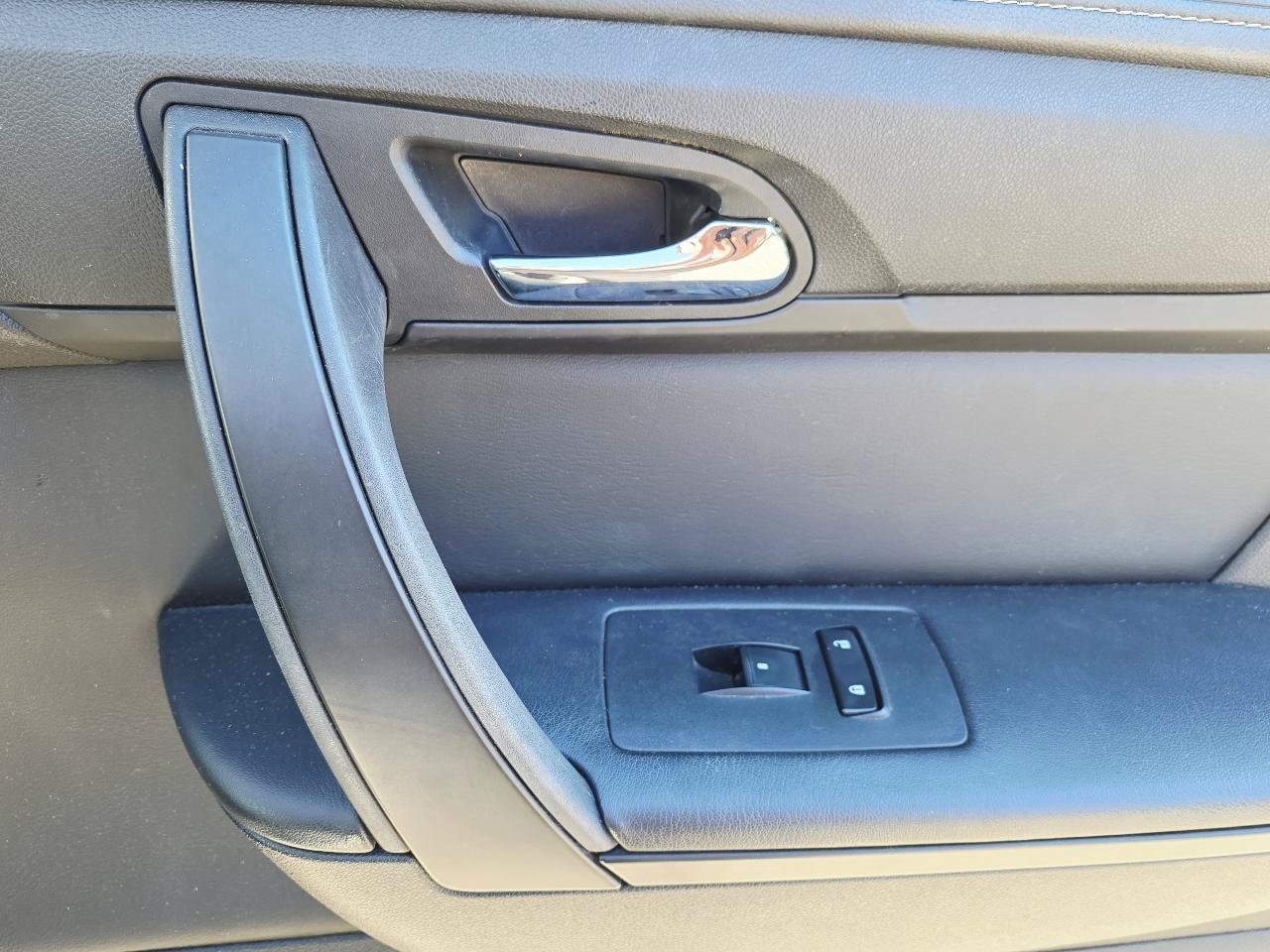 Used 2017 Chevrolet Traverse LT FWD image 21