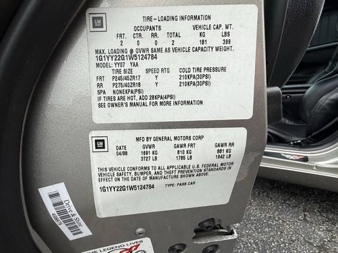 Used 1998 Chevrolet Corvette Coupe w/ Roof Pkg RWD image 19