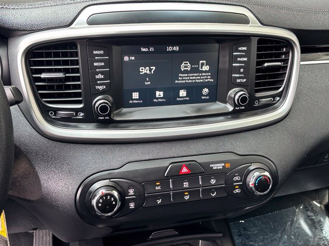 Used 2019 Kia Sorento FWD image 17