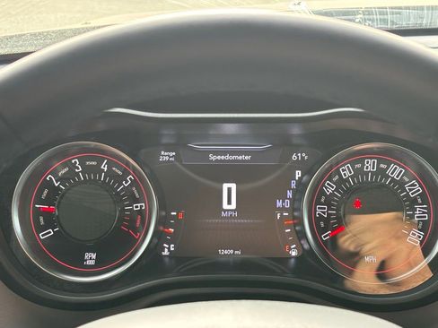 Used 2023 Dodge Challenger SXT image 12