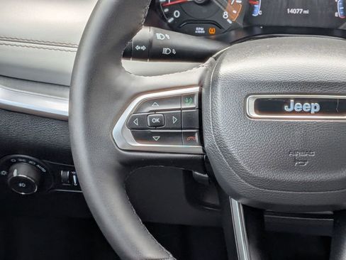 Used 2025 Jeep Compass Limited image 23