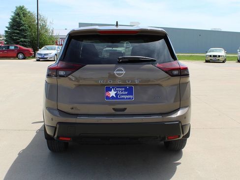Used 2025 Nissan Rogue SV AWD/4WD image 6