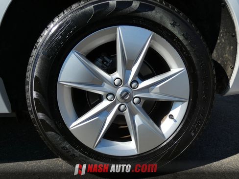 Used 2022 Volvo XC60 B5 Momentum AWD/4WD image 19