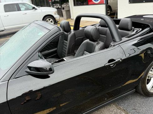 Used 2011 Ford Mustang GT Premium w/ Electronics Pkg RWD image 16