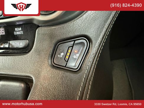 Used 2017 Chevrolet Tahoe LT image 32