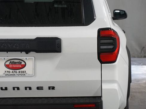 New 2026 Toyota 4Runner SR5 AWD/4WD image 10
