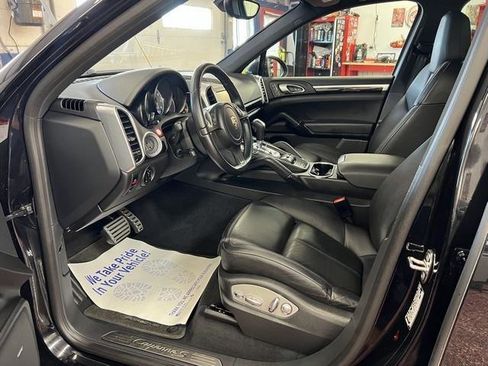 Used 2013 Porsche Cayenne S image 6