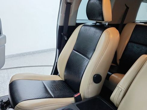 Used 2013 Toyota FJ Cruiser Base image 16