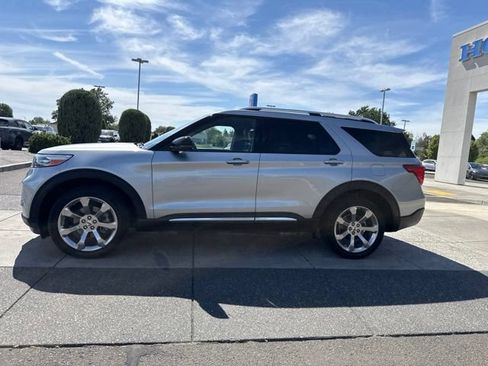 Used 2020 Ford Explorer Platinum w/ Premium Technology Package AWD/4WD image 13