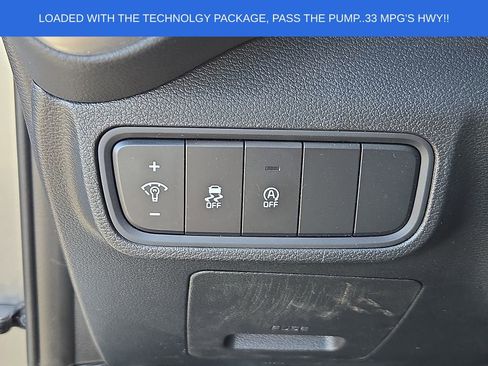 Used 2025 Kia Soul LX w/ LX Technology Package FWD image 24