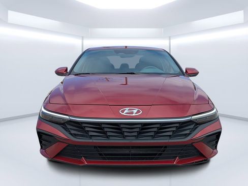 Used 2024 Hyundai Elantra SEL image 9