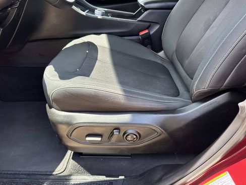 Used 2024 Jeep Grand Cherokee Laredo RWD image 16
