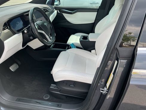 Used 2017 Tesla Model X 90D AWD/4WD image 5