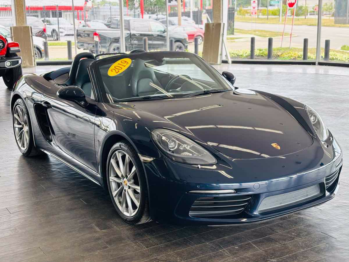 Used 2019 Porsche 718 Boxster RWD image 1