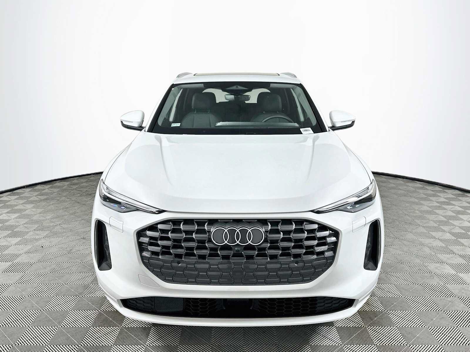 Certified 2025 Audi Q5 Premium w/ Premium Plus AWD/4WD image 2