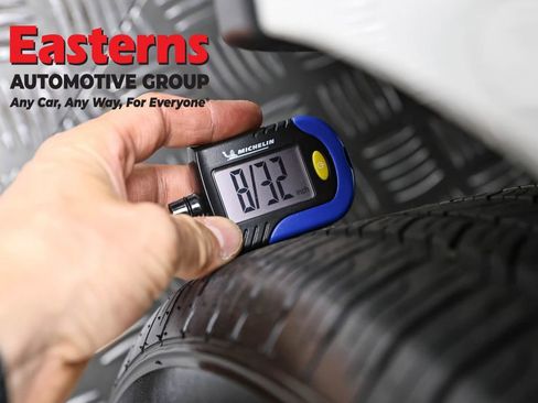 Used 2025 Kia Soul LX w/ LX Technology Package FWD image 26