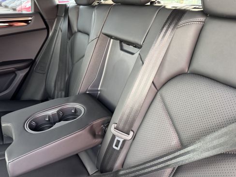 New 2025 Porsche Macan image 21