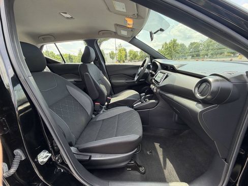 Used 2019 Nissan Kicks S FWD image 16