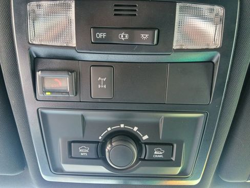 Used 2021 Toyota Tacoma TRD Off-Road w/ Technology Package AWD/4WD image 25