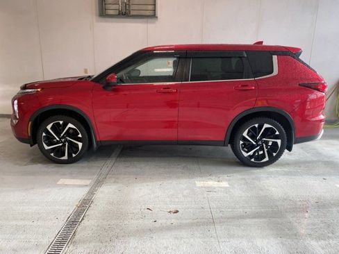 Used 2022 Mitsubishi Outlander SE image 9