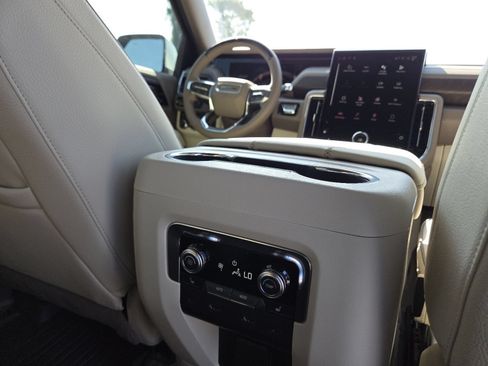 New 2026 GMC Yukon XL Denali w/ Denali Reserve Package AWD/4WD image 27