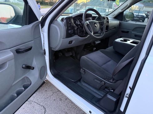 Used 2010 Chevrolet Silverado 3500 W/T w/ Snow Plow Prep Package image 19