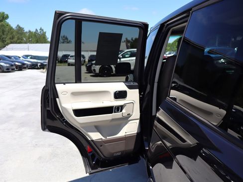 Used 2010 Land Rover Range Rover Supercharged AWD/4WD image 37