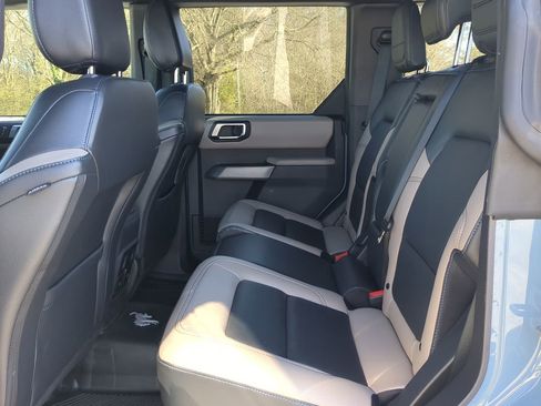 Certified 2023 Ford Bronco Wildtrak image 12