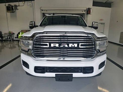 Used 2023 RAM 2500 Laramie AWD/4WD image 2
