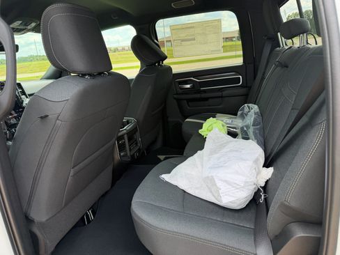 New 2026 RAM 2500 Big Horn AWD/4WD image 13