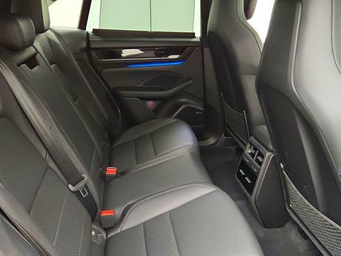 Used 2025 Porsche Macan Electric RWD image 22