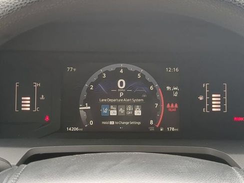 Used 2025 Toyota Tacoma SR5 AWD/4WD image 25