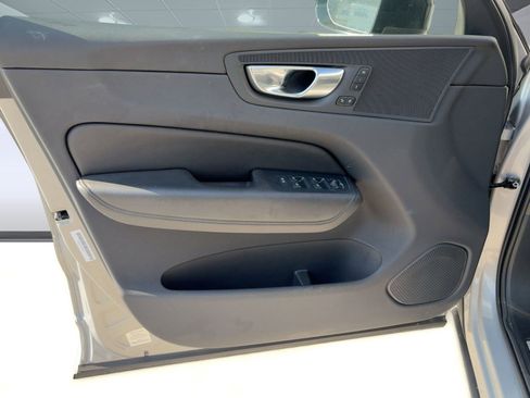 Certified 2025 Volvo XC60 B5 Plus image 22