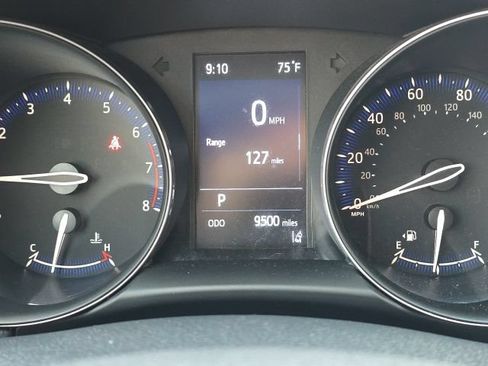 Used 2021 Toyota C-HR LE FWD image 21