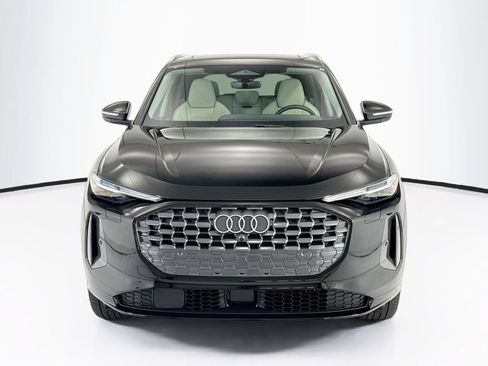 Certified 2025 Audi Q5 Premium w/ Premium Plus AWD/4WD image 2