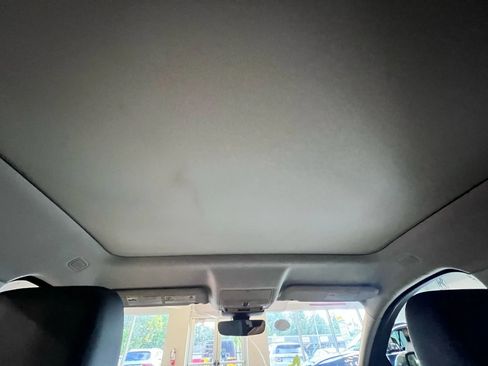 Used 2018 Jaguar E-PACE S image 13