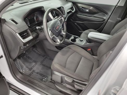 Used 2024 GMC Terrain SLE image 10