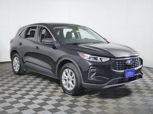 Certified 2023 Ford Escape Active AWD/4WD image 1