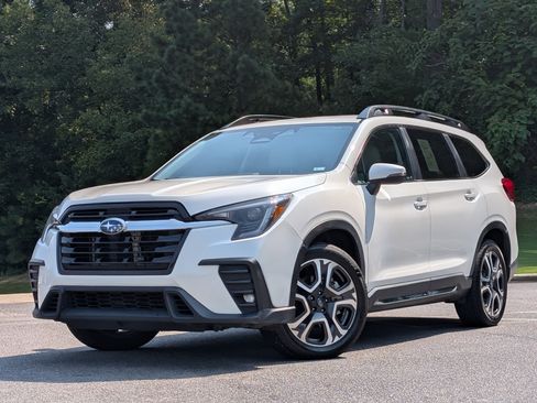 Used 2023 Subaru Ascent Limited AWD/4WD image 4