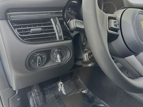 New 2026 Porsche Macan image 11