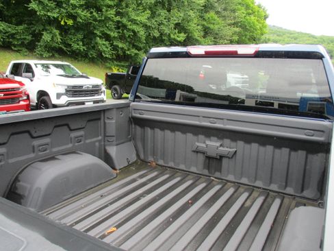 Certified 2022 Chevrolet Silverado 1500 RST w/ Z71 Off-Road Package AWD/4WD image 13