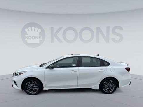 Used 2023 Kia Forte GT-Line w/ GT-Line Premium Package image 2
