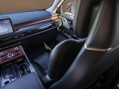 Used 2023 Lincoln Aviator Grand Touring w/ Equipment Group 301A image 29