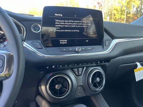 New 2026 Chevrolet Blazer LT image 24